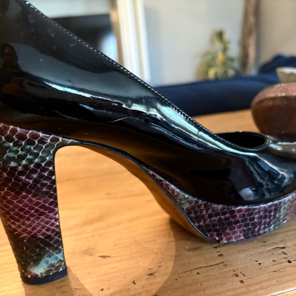 Donald Pliner Black Patent Leather Heels with Purple Snakeskin